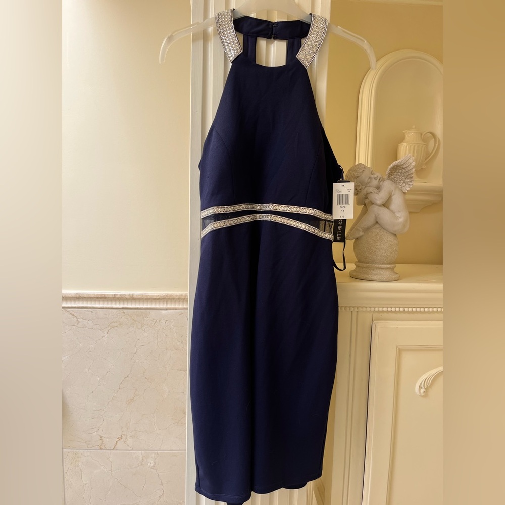 Tags on evening dress Size 11 small fit